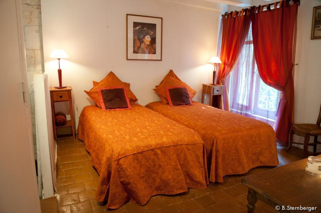 로슈 La Demeure Saint-Ours B&B 객실 사진