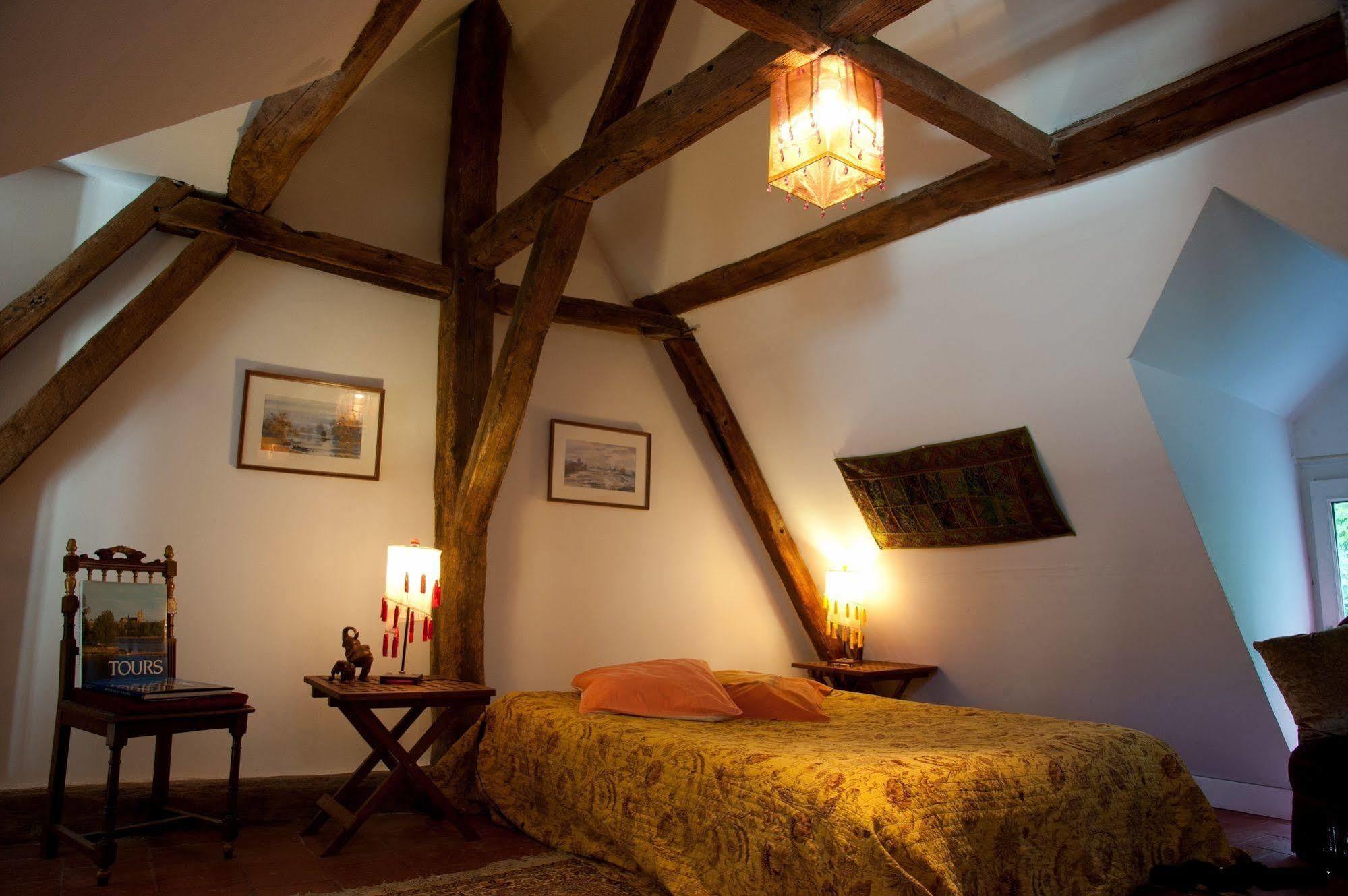 로슈 La Demeure Saint-Ours B&B 외부 사진